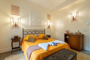 Capital Rooms