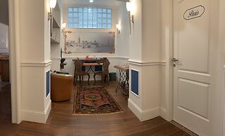 Capital Rooms