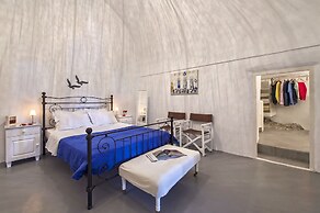 White Cave Private Villa