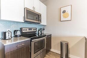 East DT Houston Getaway Near Parks and Restaurants