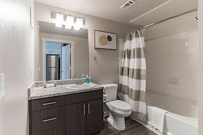 East DT Houston Getaway Near Parks and Restaurants