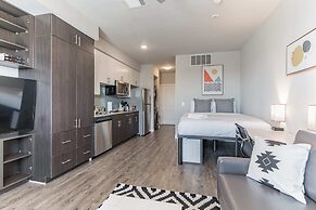 East DT Houston Getaway Near Parks and Restaurants