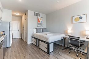 East DT Houston Getaway Near Parks and Restaurants
