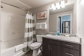 East DT Houston Getaway Near Parks and Restaurants