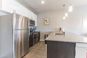 East DT Houston Getaway Near Parks and Restaurants