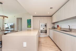 Hyde Beach Luxury -resort 2 Bedroom Condo by RedAwning