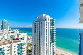 Hyde Beach Luxury -resort 2 Bedroom Condo by RedAwning