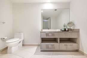 Hyde Beach Luxury -resort 2 Bedroom Condo by RedAwning