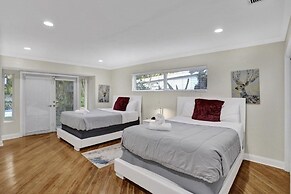 Casa Ria Luxury House & Private Pool 7 Bedroom Villa by RedAwning