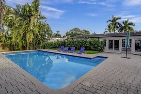 Casa Ria Luxury House & Private Pool 7 Bedroom Villa by RedAwning