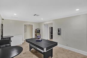 Casa Ria Luxury House & Private Pool 7 Bedroom Villa by RedAwning