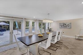 Casa Ria Luxury House & Private Pool 7 Bedroom Villa by RedAwning