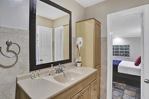 Casa Ria Luxury House & Private Pool 7 Bedroom Villa by RedAwning