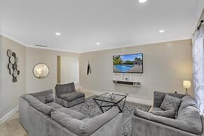 Casa Ria Luxury House & Private Pool 7 Bedroom Villa by RedAwning