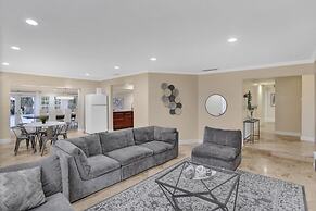 Casa Ria Luxury House & Private Pool 7 Bedroom Villa by RedAwning