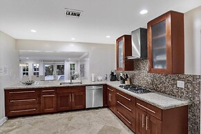 Casa Ria Luxury House & Private Pool 7 Bedroom Villa by RedAwning