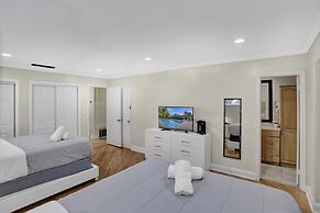 Casa Ria Luxury House & Private Pool 7 Bedroom Villa by RedAwning