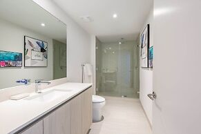 Hyde Beach House Luxury -resort 3 Bedroom Condo by RedAwning