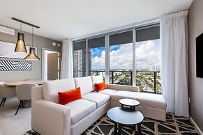 Hyde Beach House Luxury -resort 3 Bedroom Condo by Redawning