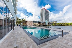 Hyde Beach House Luxury -resort 3 Bedroom Condo by RedAwning