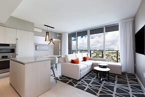 Hyde Beach House Luxury -resort 3 Bedroom Condo by RedAwning