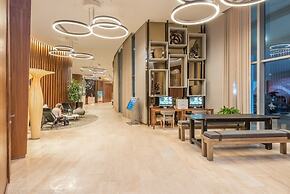 Hyde Beach House Luxury -resort 3 Bedroom Condo by RedAwning