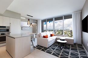 Hyde Beach House Luxury -resort 3 Bedroom Condo by RedAwning
