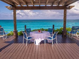 Beach Front Resort On Beautiful Beach Near Atlantis