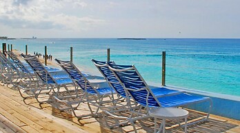 Beach Front Resort On Beautiful Beach Near Atlantis