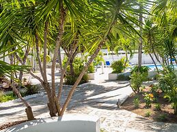 Spacious Garden Villas on Beach Frost resort near Atlantis