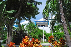 Spacious Garden Villas on Beach Frost resort near Atlantis