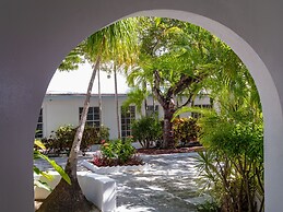 Spacious Garden Villas on Beach Frost resort near Atlantis