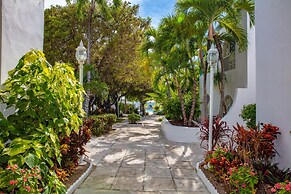 Spacious Garden Villas on Beach Frost resort near Atlantis