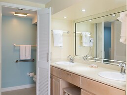 Deluxe Sea View Villas at Paradise Island Beach Club Resort