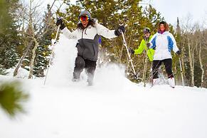 Hotel YMCA of the Rockies Snow Mountain Ranch, Granby, United States of ...