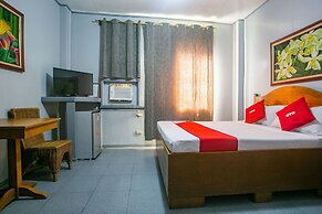 OYO 722 Slouch Hat Inn