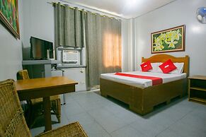 OYO 722 Slouch Hat Inn