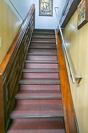 OYO 722 Slouch Hat Inn