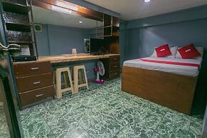 OYO 722 Slouch Hat Inn