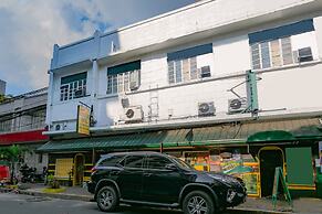 OYO 722 Slouch Hat Inn