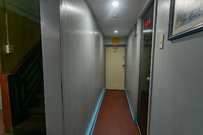 OYO 722 Slouch Hat Inn