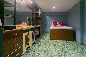 OYO 722 Slouch Hat Inn