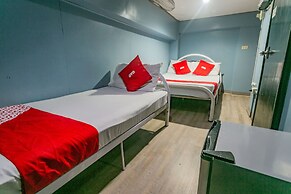 OYO 722 Slouch Hat Inn