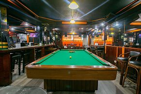 OYO 722 Slouch Hat Inn