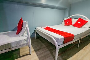 OYO 722 Slouch Hat Inn