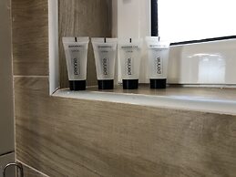 Lemon Tree Suites Near ATH Airport