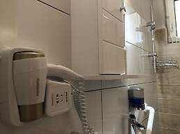 Lemon Tree Suites Near ATH Airport