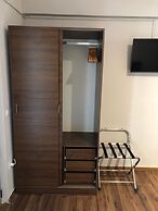 Lemon Tree Suites Near ATH Airport