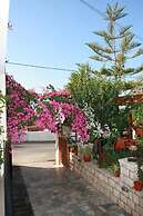 Captivating Bougainvillea Apartment in Panormos