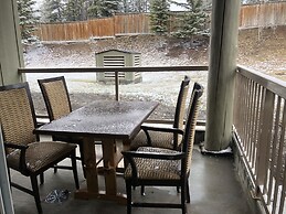 One Bedroom Suite with BBQ & huge Patio